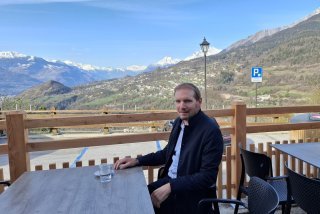 Olivier Duchoud nous a donné rendez-vous au Café d'Icogne, une heure avant son ouverture officielle